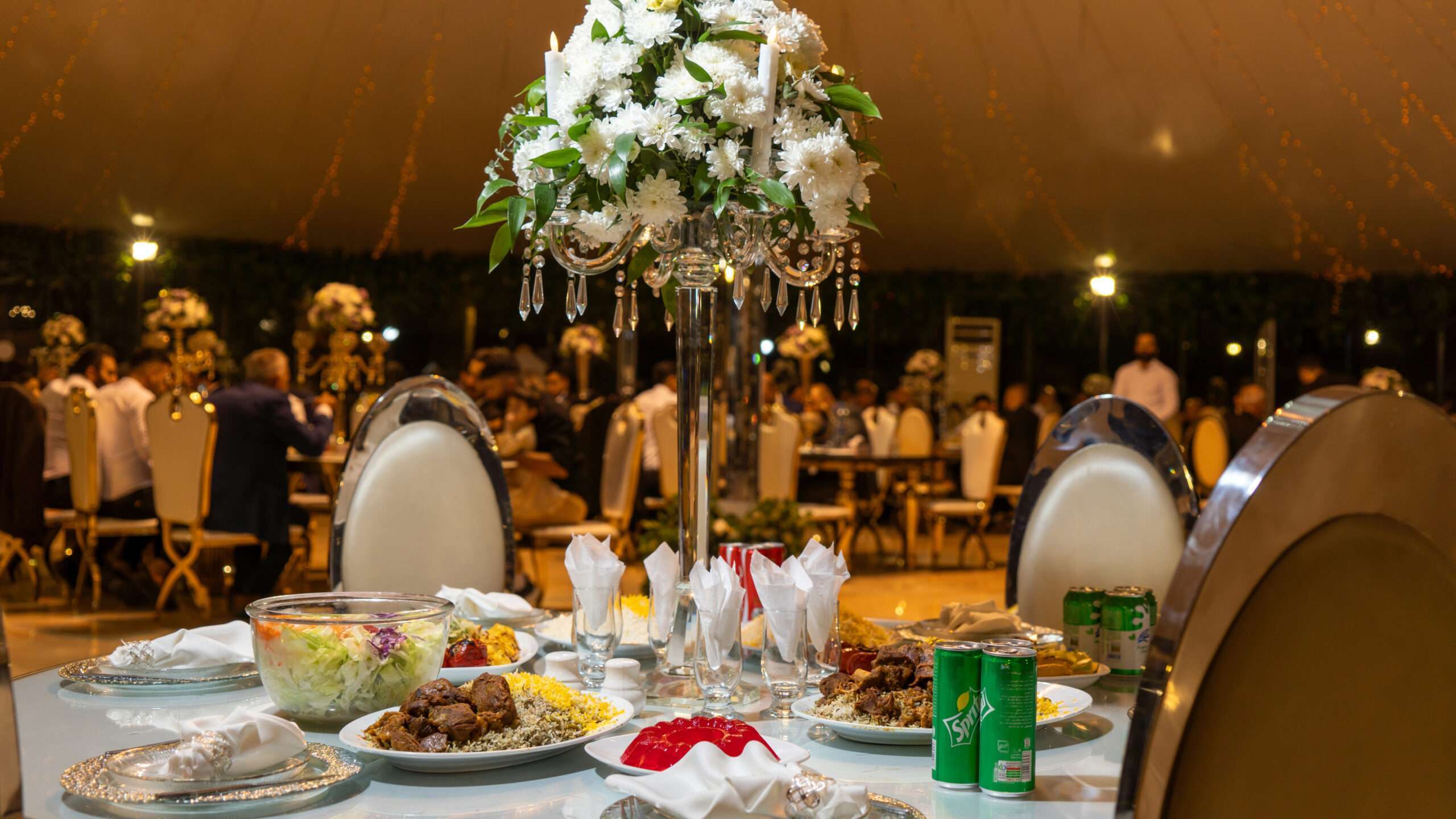 میز شام عروسی